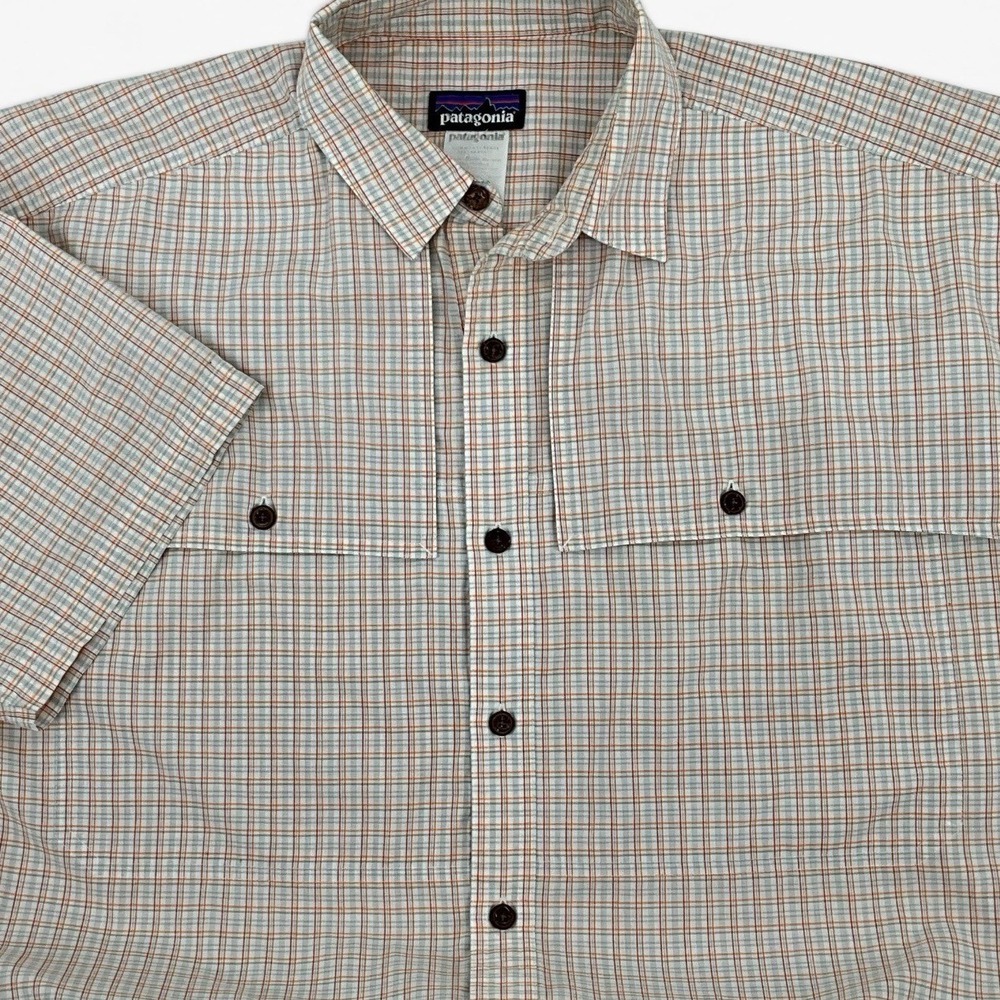 Patagonia Mens XL Short Sleeve Plaid Button Down Shirt Vented Back Hiking Fish‎